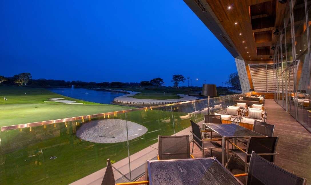 ดุสิตธานี ลากูนา สิงคโปร์ Hotel ภายนอก รูปภาพ The 18th green at the 2012 U.S. Open