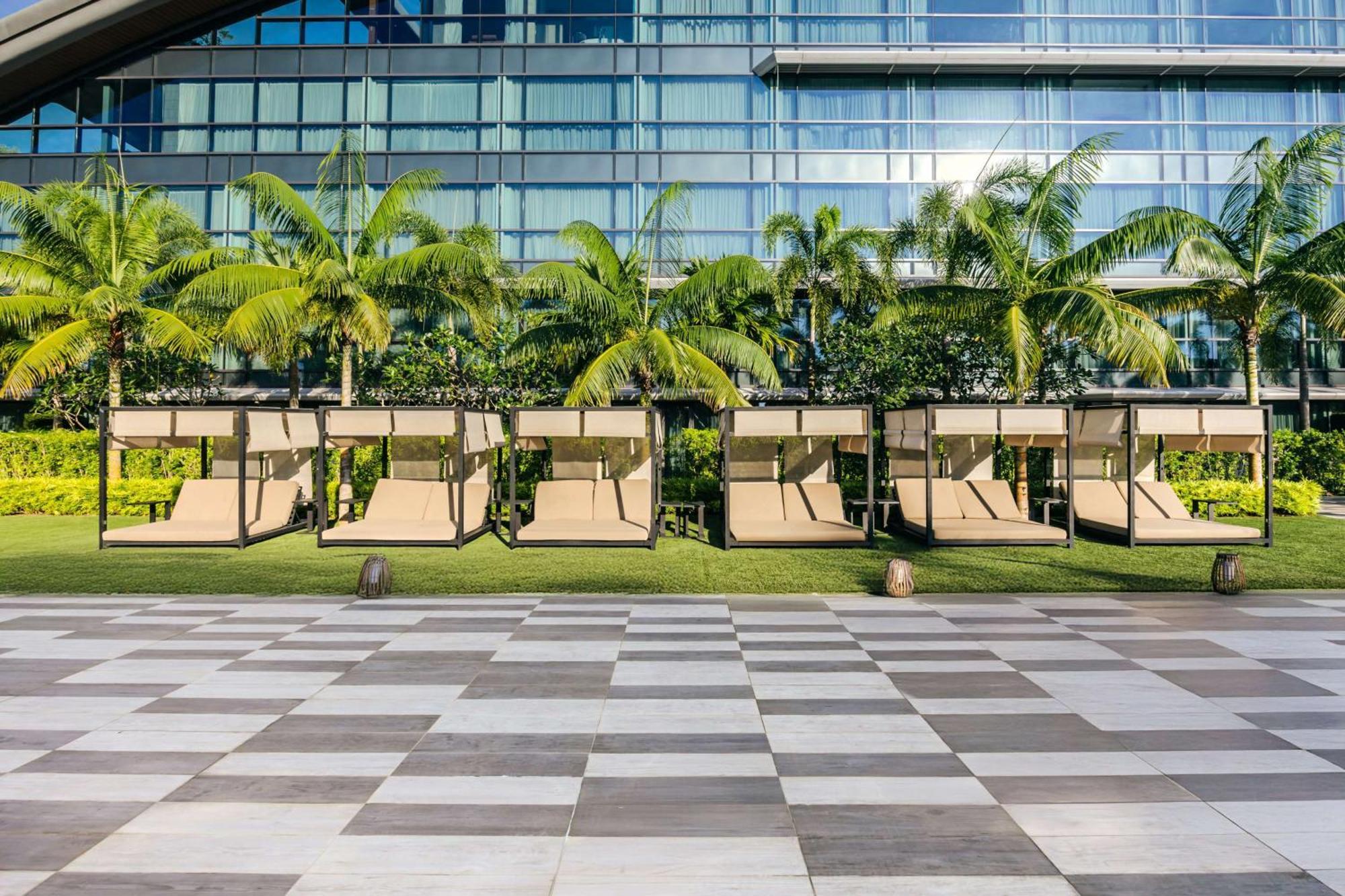 ดุสิตธานี ลากูนา สิงคโปร์ Hotel ภายนอก รูปภาพ The pool deck at the Westin